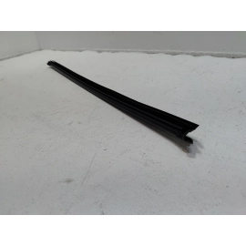 18-25 VOLKSWAGEN ATLAS FRONT PASSENGER DOOR WINDOW INNER WEATHERSTRIP SEAL OEM