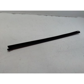 18-25 VOLKSWAGEN ATLAS FRONT PASSENGER DOOR WINDOW INNER WEATHERSTRIP SEAL OEM