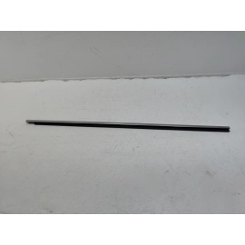 18-2025 VOLKSWAGEN ATLAS FRONT RIGHT PASSENGER SIDE DOOR WINDOW BELT MOLDING OEM