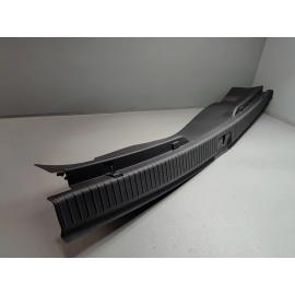 2018-2025 VOLKSWAGEN ATLAS REAR TRUNK SILL SCUFF PLATE COVER OEM