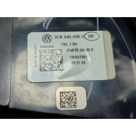 2021-2024 VOLKSWAGEN ATLAS REAR PASSENGER SIDE OUTER TAILLIGHT LED LAMP OEM