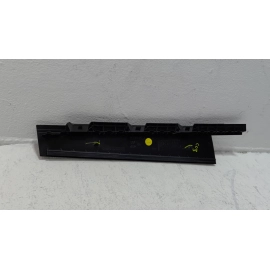 18-25 VOLKSWAGEN ATLAS REAR PASSENGER DOOR WINDOW B PILLAR APPLIQUE MOLDING OEM