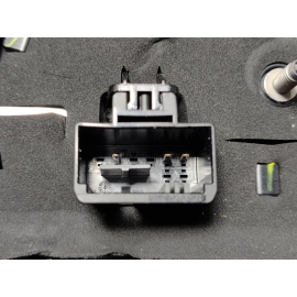 2021-2023 VOLKSWAGEN ATLAS REAR DRIVER SIDE INNER TAIL LIGHT ASSEMBLY OEM