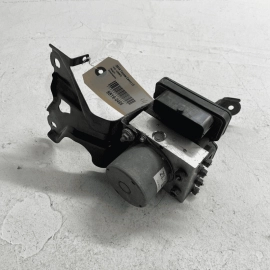 2018-20 Toyota Camry ABS Pump Anti Lock Brake Control Unit W/ Mount Bracket