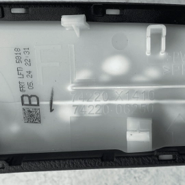 2018-21 Toyota Camry Front Left Driver Side Door Armrest Panel Trim Assembl 2018-21 Toyota Camry Front Left Driver Side Door Armrest Panel Trim Assembl