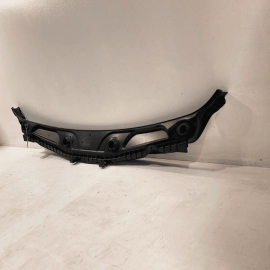 2016 – 2022 Bmw X1 F48 Windshield Wiper Vent Grille Panel Cover Trim OEM