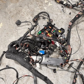 2018 BMW X1 F48 XDRIVE MAIN BODY WIRE WIRING HARNESS W/ FUSE BOX OEM