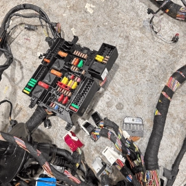 2018 BMW X1 F48 XDRIVE MAIN BODY WIRE WIRING HARNESS W/ FUSE BOX OEM