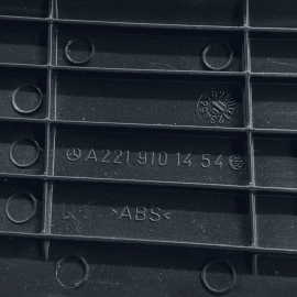 Mercedes W221 S550 Front Passenger Seat Compartment Coner Cover Trim OEM 20 Mercedes W221 S550 Front Passenger Seat Compartment Coner Cover Trim OEM 20