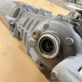 2018 - 2022 GMC TERRAIN EQINOX AWD REAR DIFFERENTIAL AXLE CARRIER OEM