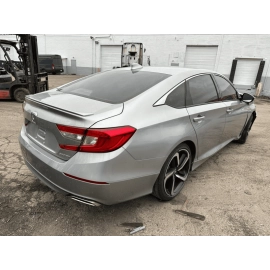 18-20 HONDA ACCORD FRONT RIGHT DOOR CENTER CORNER TRIM GARNISH OEM 72456-TV 18-20 HONDA ACCORD FRONT RIGHT DOOR CENTER CORNER TRIM GARNISH OEM 72456-TV