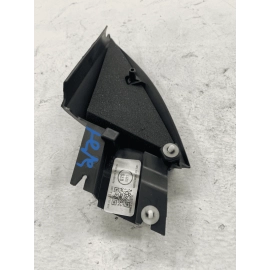 2018-2021 VOLKSWAGEN ATLAS FRONT RIGHT DOOR CORNER MOLDING COVER OEM 2018-2021 VOLKSWAGEN ATLAS FRONT RIGHT DOOR CORNER MOLDING COVER OEM