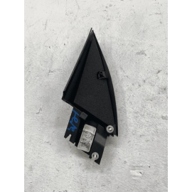 2018-2021 VOLKSWAGEN ATLAS FRONT RIGHT DOOR CORNER MOLDING COVER OEM 2018-2021 VOLKSWAGEN ATLAS FRONT RIGHT DOOR CORNER MOLDING COVER OEM