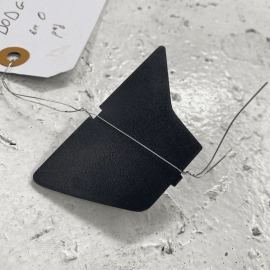 2009-2010 DODGE JOURNEY RIGHT SIDE INNER DOOR HANDLE SCREW CAP COVER PANEL 