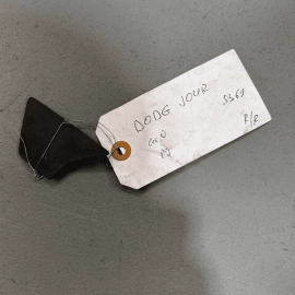 2009-2010 DODGE JOURNEY RIGHT SIDE INNER DOOR HANDLE SCREW CAP COVER PANEL 