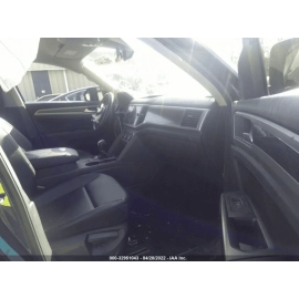 VOLKSWAGEN ATLAS FRONT LEFT DOOR CORNER MOLDING COVER OEM 2018-2021 3CN8379