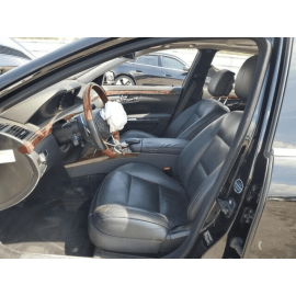 07-13 Mercedes S550 S600 S63 AMG  DRIVER SIDE CENTER B PILLAR LOWER COVER O