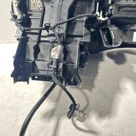 2018 - 2019 GMC TERRAIN HVAC AC CLIMATE HEATER BLOWER MOTOR HOUSING BOX OEM