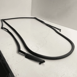 2016 - 2021 HONDA PILOT REAR RIGHT PASSENGER SIDE DOOR WEATHERSTRIP SEAL OE