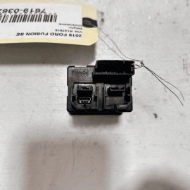 2020 FORD FUSION CENTER CONSOLE DUAL USB ADAPTER CHARGING PORT OEM