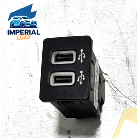 2020 FORD FUSION CENTER CONSOLE DUAL USB ADAPTER CHARGING PORT OEM