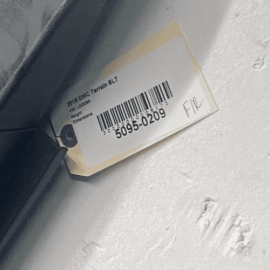 GMC TERRAIN 2018 - 2020 FRONT PASSENGER SIDE INTERIOR DOOR TRIM COVER PANEL