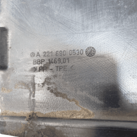 2007-2013 MERCEDES S600 S550 W221 FRONT DRIVER SIDE FENDER SPLASH GUARD REA