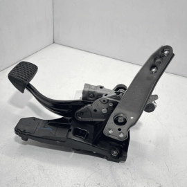 2019 GMC TERRAIN SLE BRAKE STOP PEDAL W/ BRACKET OEM