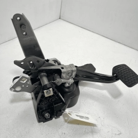 2019 GMC TERRAIN SLE BRAKE STOP PEDAL W/ BRACKET OEM
