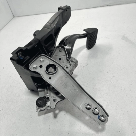 2019 GMC TERRAIN SLE BRAKE STOP PEDAL W/ BRACKET OEM