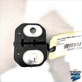 2007-2013 MERCEDES W221 S550 FRONT LEFT OR RIGHT SIDE DOOR LOCK STRIKER 1PC