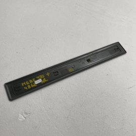 2007-2012 MERCEDES GL450 FRONT LEFT DRIVER SIDE LOWER SCUFF PLATE TRIM OUTE