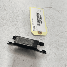 2017-2023 AUDI Q7 PREMIUM PLUS FRONT RIGHT SEAT INTERIOR COURTESY LIGHT LAM