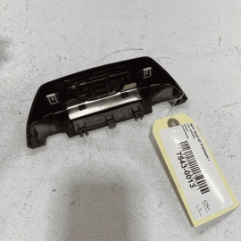 2017-2019 AUDI Q7 PREMIUM PLUS FRONT RIGHT SEAT HEADREST BRACKET OUTER COVE 2017-2019 AUDI Q7 PREMIUM PLUS FRONT RIGHT SEAT HEADREST BRACKET OUTER COVE