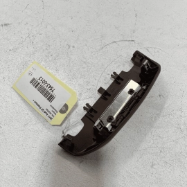 2017-2019 AUDI Q7 PREMIUM PLUS FRONT RIGHT SEAT HEADREST BRACKET OUTER COVE 2017-2019 AUDI Q7 PREMIUM PLUS FRONT RIGHT SEAT HEADREST BRACKET OUTER COVE