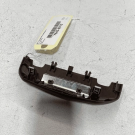 2017-2019 AUDI Q7 PREMIUM PLUS FRONT RIGHT SEAT HEADREST BRACKET OUTER COVE 2017-2019 AUDI Q7 PREMIUM PLUS FRONT RIGHT SEAT HEADREST BRACKET OUTER COVE