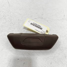 2017-2019 AUDI Q7 PREMIUM PLUS FRONT RIGHT SEAT HEADREST BRACKET OUTER COVE 2017-2019 AUDI Q7 PREMIUM PLUS FRONT RIGHT SEAT HEADREST BRACKET OUTER COVE