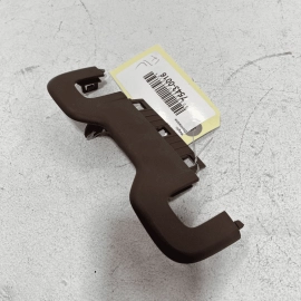 17-19 AUDI Q7 PREMIUM FRONT LEFT DRIVER SEAT HEADREST BRACKET INNER COVER O 17-19 AUDI Q7 PREMIUM FRONT LEFT DRIVER SEAT HEADREST BRACKET INNER COVER O