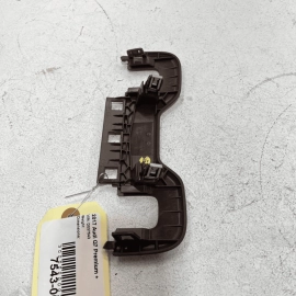 17-19 AUDI Q7 PREMIUM FRONT LEFT DRIVER SEAT HEADREST BRACKET INNER COVER O 17-19 AUDI Q7 PREMIUM FRONT LEFT DRIVER SEAT HEADREST BRACKET INNER COVER O