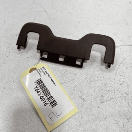 17-19 AUDI Q7 PREMIUM FRONT LEFT DRIVER SEAT HEADREST BRACKET INNER COVER O 17-19 AUDI Q7 PREMIUM FRONT LEFT DRIVER SEAT HEADREST BRACKET INNER COVER O