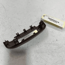 2017-2019 AUDI Q7 PREMIUM PLUS FRONT LEFT SEAT HEADREST BRACKET OUTER COVER 2017-2019 AUDI Q7 PREMIUM PLUS FRONT LEFT SEAT HEADREST BRACKET OUTER COVER