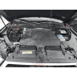 AUDI Q7 PREMIUM 2017-19 REAR 2ND ROW CENTER MIDDLE SEAT COMPLETE & HEADREST