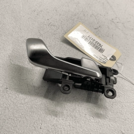 KIA K5 EX 2021 - 2023 FRONT RIGHT PASSENGER SIDE INTERIOR DOOR HANDLE OEM C
