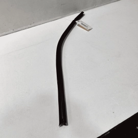 AUDI Q7 FRONT LEFT DOOR WINDOW INNER BELT WEATHERSTRIP SEAL 2017-2023 OEM