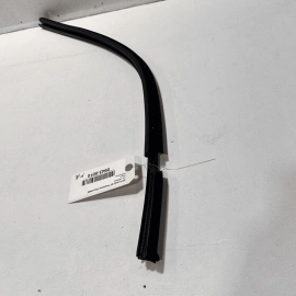AUDI Q7 FRONT LEFT DOOR WINDOW INNER BELT WEATHERSTRIP SEAL 2017-2023 OEM