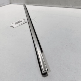 AUDI Q7 FRONT RIGHT PASSENGER SIDE DOOR WINDOW GLASS BELT MOLDING 2017-2019