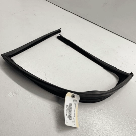 REAR LEFT DOOR GLASS RUN CHANNEL WEATHERSTRIP SEAL 2007-2013 Mercedes-Benz 