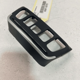 SCRATCHED! 2018-21 GMC TERRAIN CENTER CONSOLE GEAR SWITCH SHIFTER COVER TRI