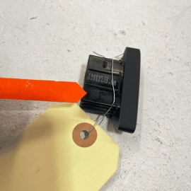 DAMAGE! 2018 - 2022 GMC TERRAIN DASH DASHBOARD HAZARD LIGHT CONTROL SWITCH 