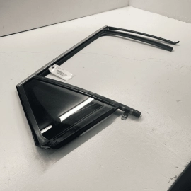 GMC TERRAIN 2018 - 2023 REAR PASSENGER DOOR WINDOW RUN CHANNEL W/FIXED GLAS